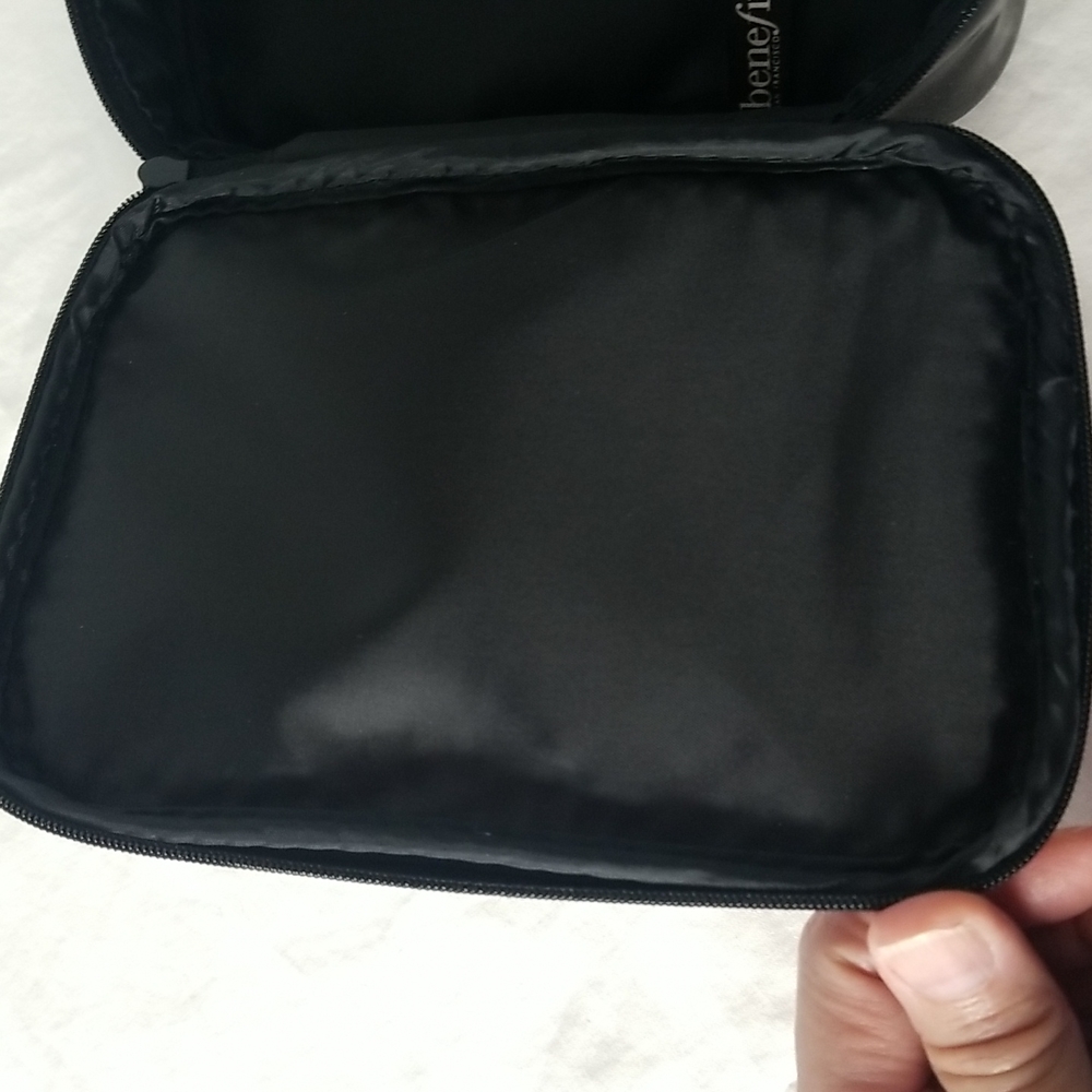 BENEFIT LAUGHTER IS THE BEST COSMETIC, MAKEUP BAG - Picture 7 of 8